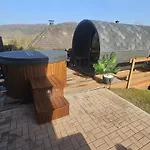 Mit Sauna Und Hot-tub 度假居 *